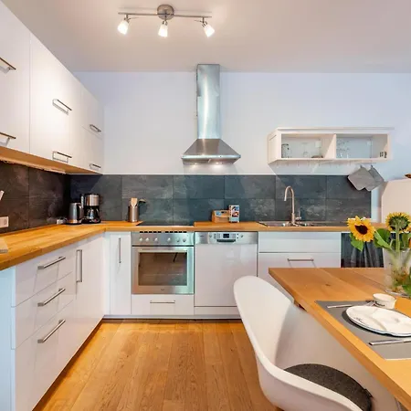 Wander Lust * マリア・アルム・アム・シュタイナーネン・メアー