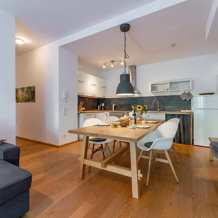 Wander Lust マリア・アルム・アム・シュタイナーネン・メアー